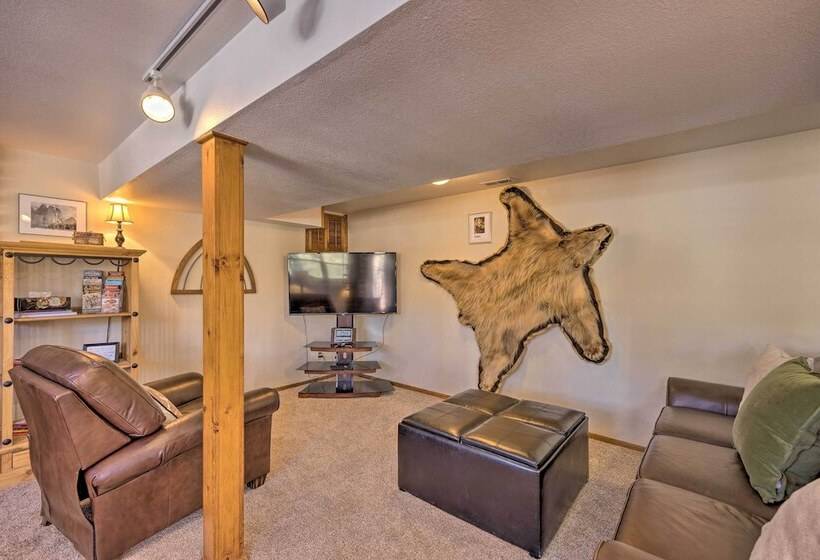 Cozy Co Rocky Mountain Retreat Near Pikes Peak!