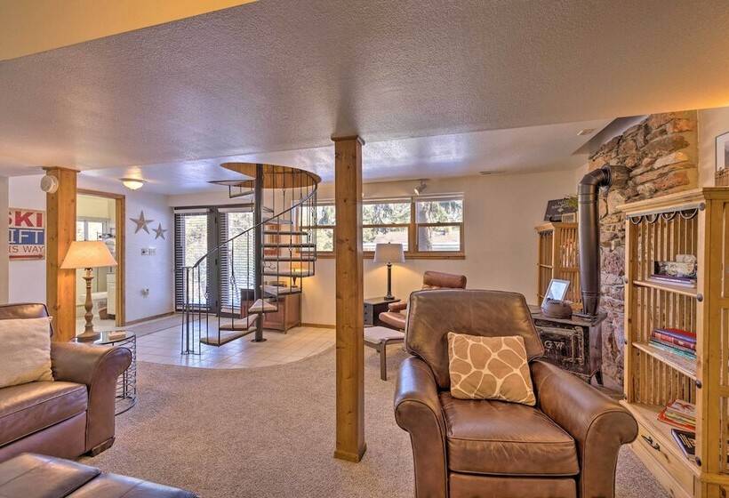 Cozy Co Rocky Mountain Retreat Near Pikes Peak!