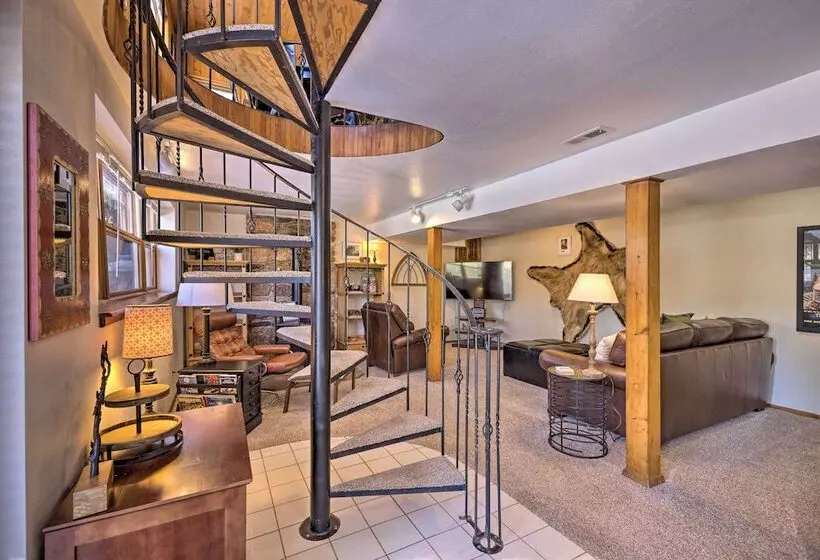 Cozy Co Rocky Mountain Retreat Near Pikes Peak!