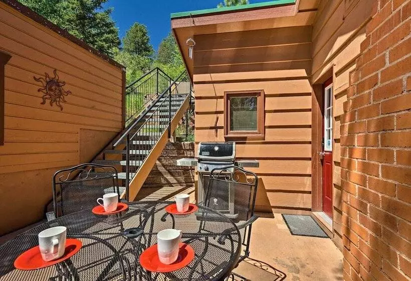 Cozy Co Rocky Mountain Retreat Near Pikes Peak!