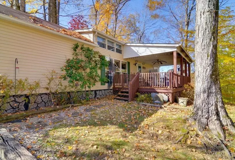Cozy Tennessee Escape W/ Porch, Grill & Fire Pit!