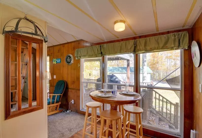 Cozy Tennessee Escape W/ Porch, Grill & Fire Pit!