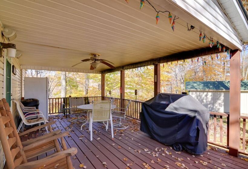 Cozy Tennessee Escape W/ Porch, Grill & Fire Pit!