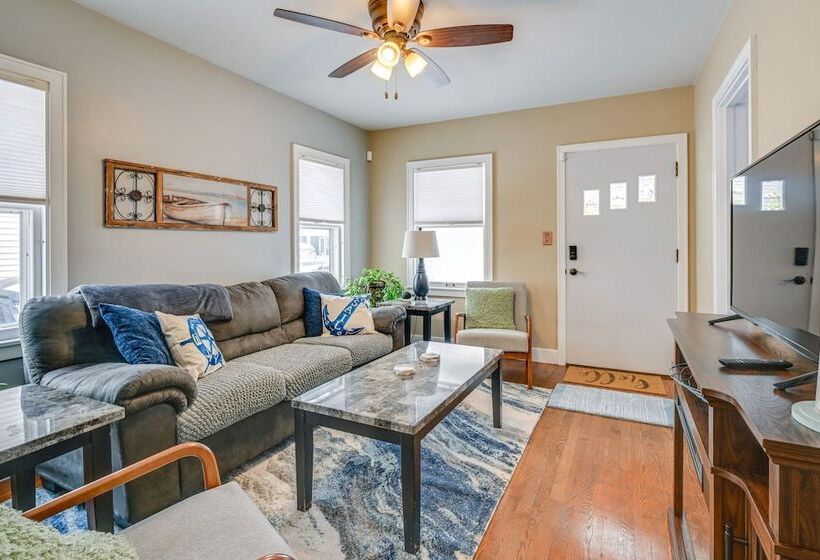 Cozy Wausau Home W/ Fireplace & Hot Tub Access