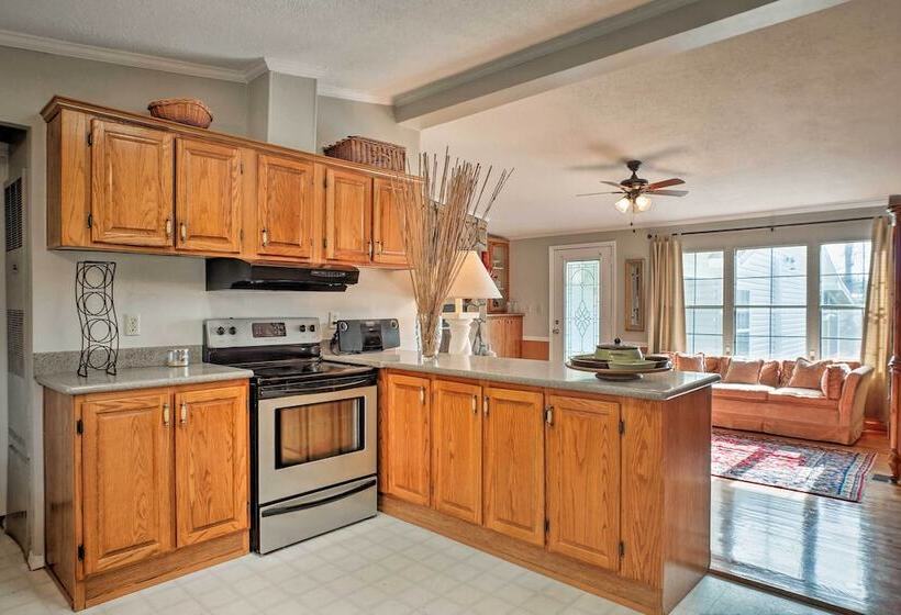 Dog Friendly Georgia Home W/ Grill & Fishing Pond!