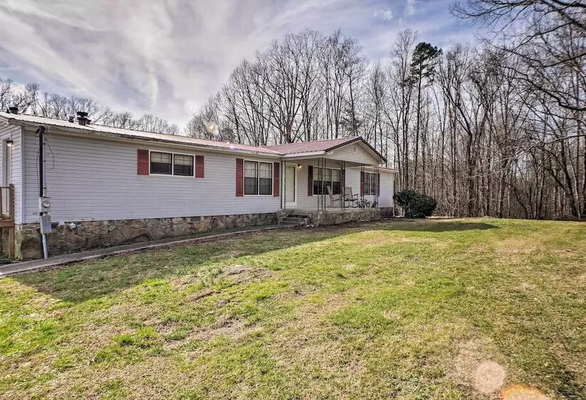 Dog Friendly Georgia Home W/ Grill & Fishing Pond!