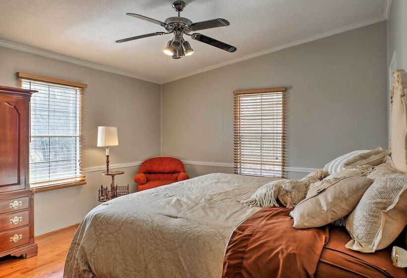 Dog Friendly Georgia Home W/ Grill & Fishing Pond!