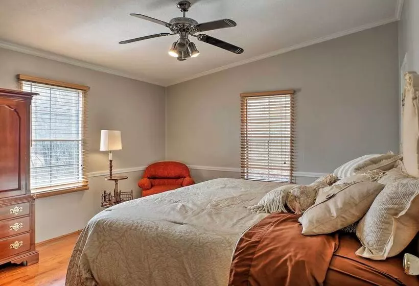 Dog Friendly Georgia Home W/ Grill & Fishing Pond!