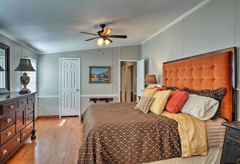 Dog Friendly Georgia Home W/ Grill & Fishing Pond!