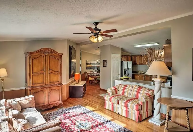 Dog Friendly Georgia Home W/ Grill & Fishing Pond!