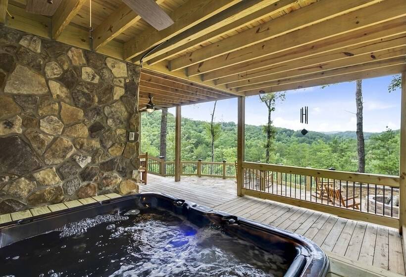 Creekside Cabin W/ Hot Tub, Mtn Views & More!