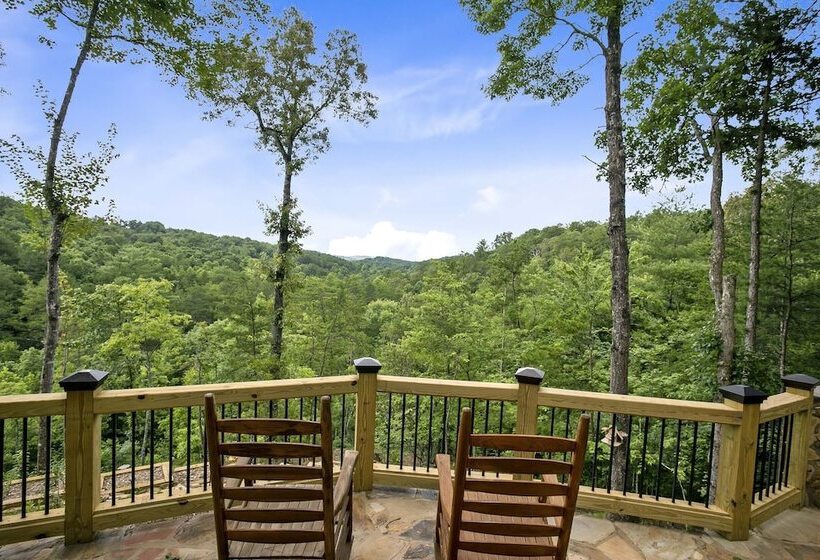 Creekside Cabin W/ Hot Tub, Mtn Views & More!