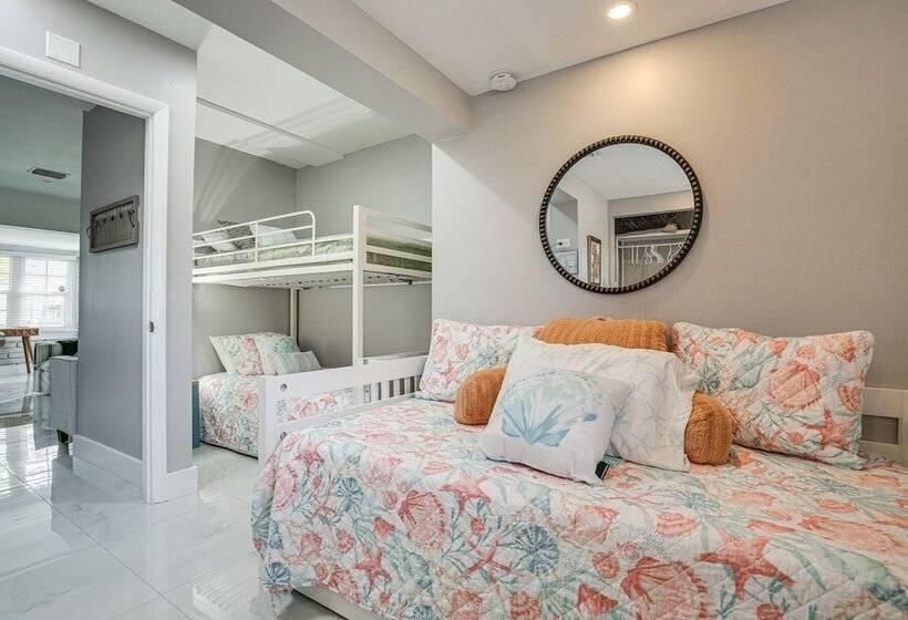 Family Friendly Fort Lauderdale Home Near Beaches!