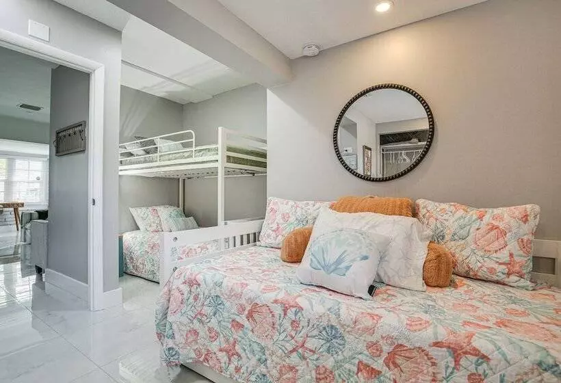 Family Friendly Fort Lauderdale Home Near Beaches!