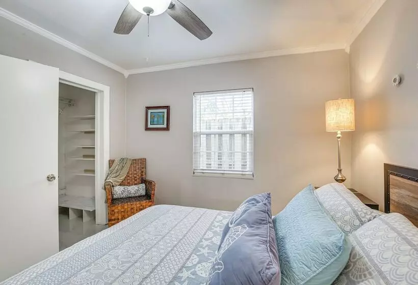 Family Friendly Fort Lauderdale Home Near Beaches!