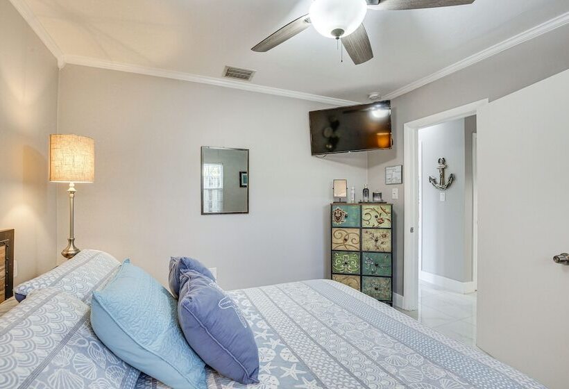 Family Friendly Fort Lauderdale Home Near Beaches!