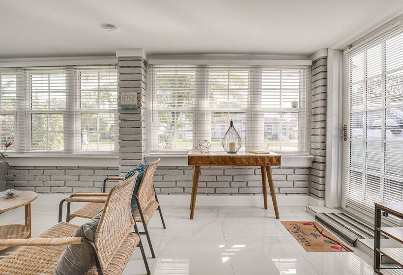 Family Friendly Fort Lauderdale Home Near Beaches!