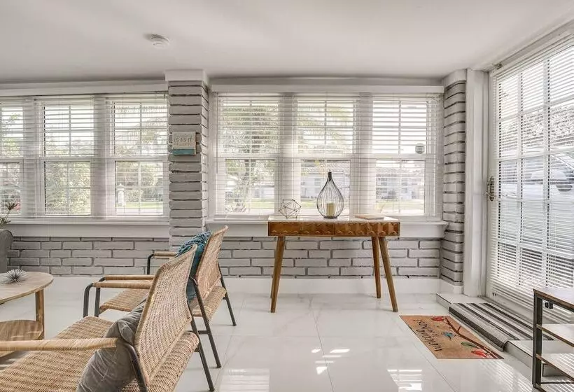 Family Friendly Fort Lauderdale Home Near Beaches!