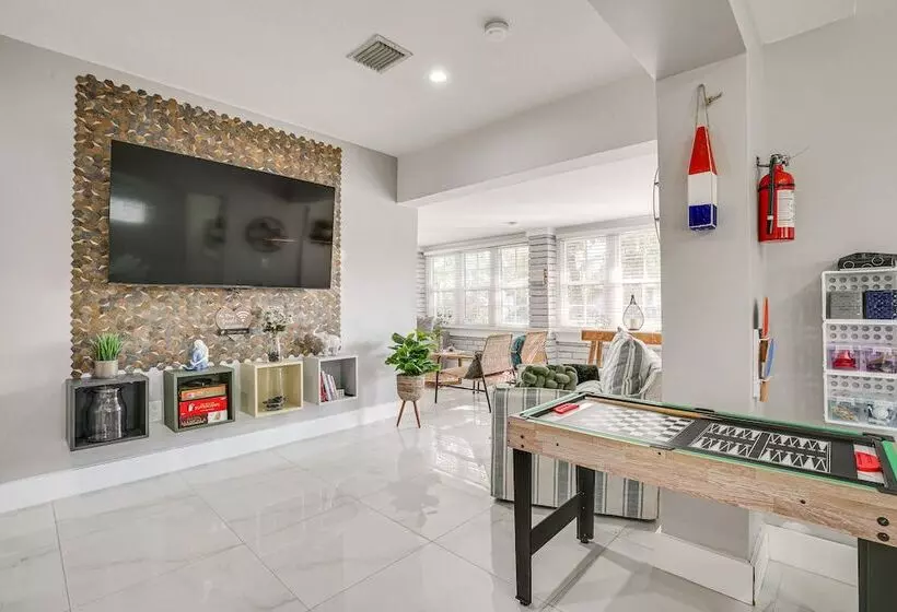 Family Friendly Fort Lauderdale Home Near Beaches!