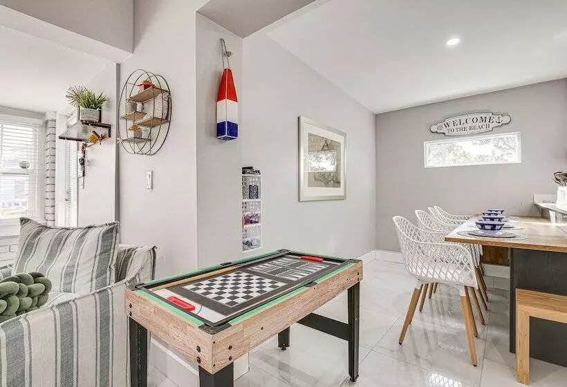 Family Friendly Fort Lauderdale Home Near Beaches!