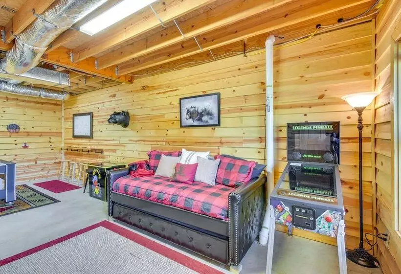 Georgia Retreat Game Room, Fire Pit & Grill!