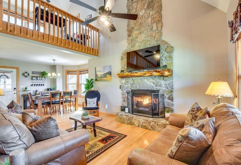 Georgia Retreat Game Room, Fire Pit & Grill!