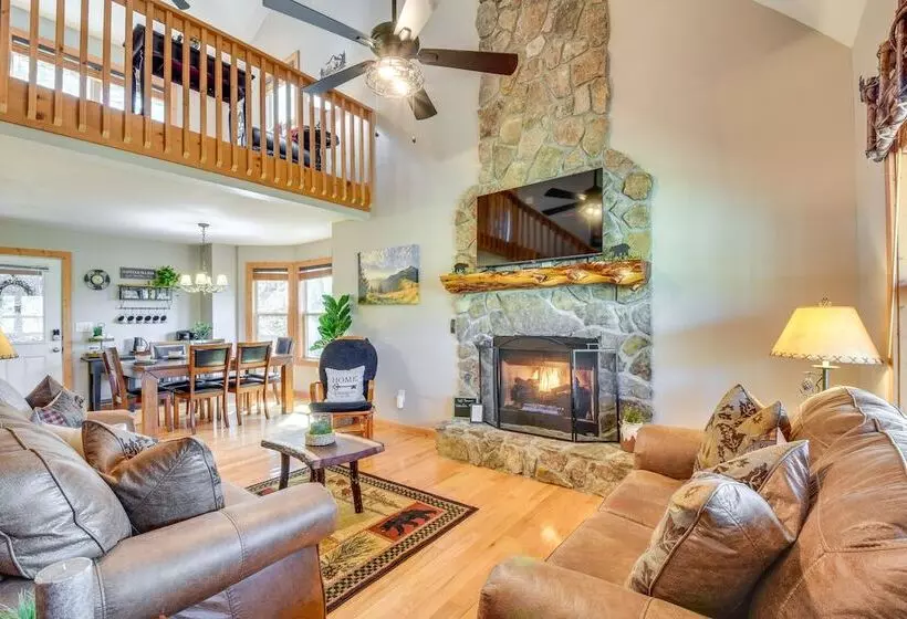Georgia Retreat Game Room, Fire Pit & Grill!