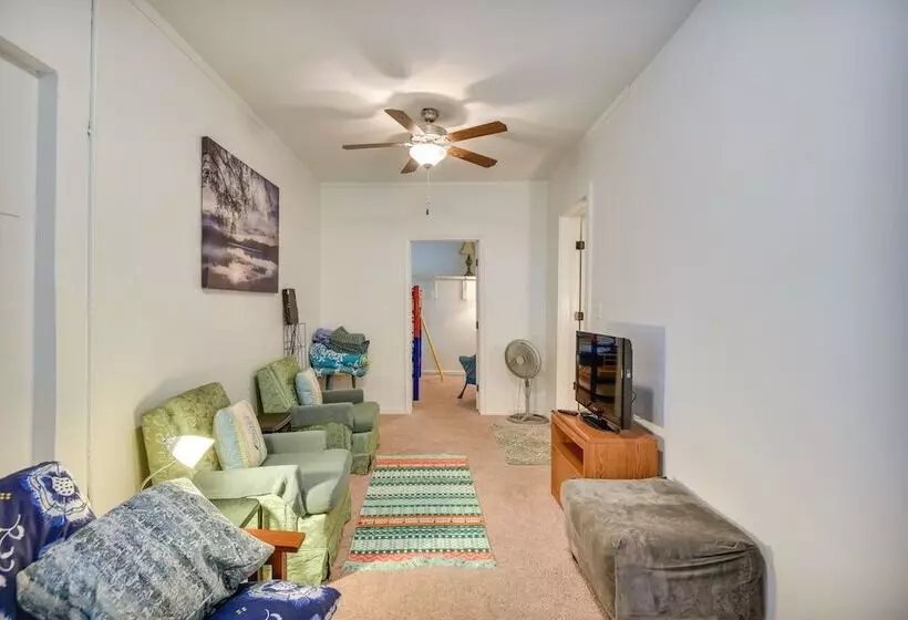 Hampton Sanctuary W/ Fire Pit & Fenced Yard!