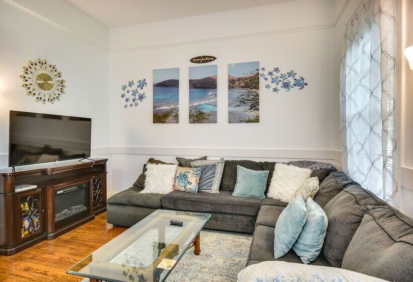 Hampton Sanctuary W/ Fire Pit & Fenced Yard!