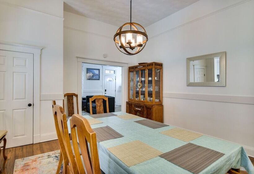 Hampton Sanctuary W/ Fire Pit & Fenced Yard!