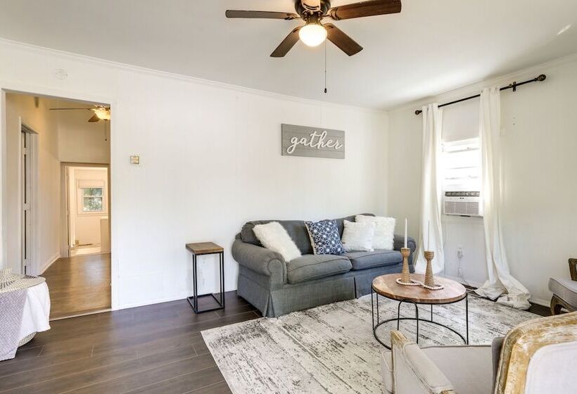 Historic Lawrenceville Home: 32 Mi To Atlanta!