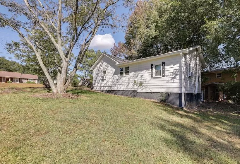 Historic Lawrenceville Home: 32 Mi To Atlanta!