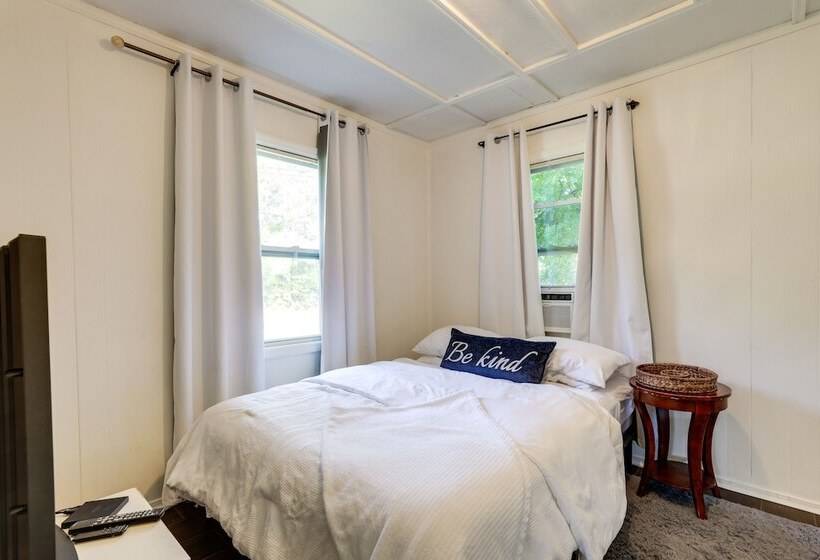 Historic Lawrenceville Home: 32 Mi To Atlanta!