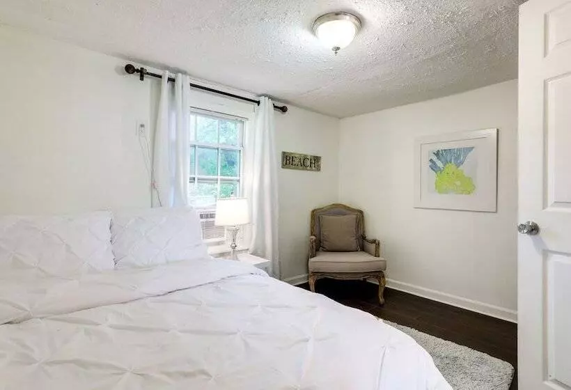 Historic Lawrenceville Home: 32 Mi To Atlanta!