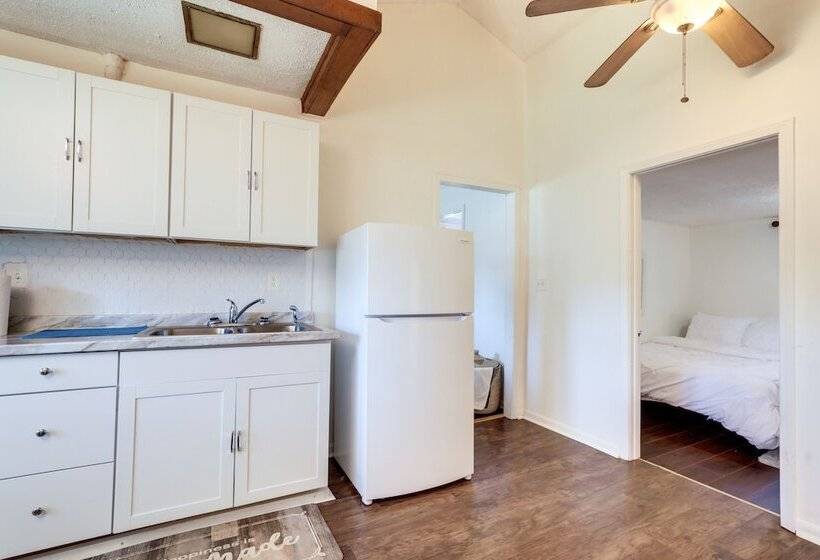 Historic Lawrenceville Home: 32 Mi To Atlanta!