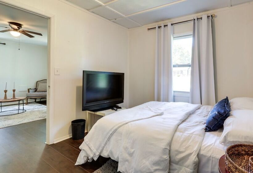 Historic Lawrenceville Home: 32 Mi To Atlanta!