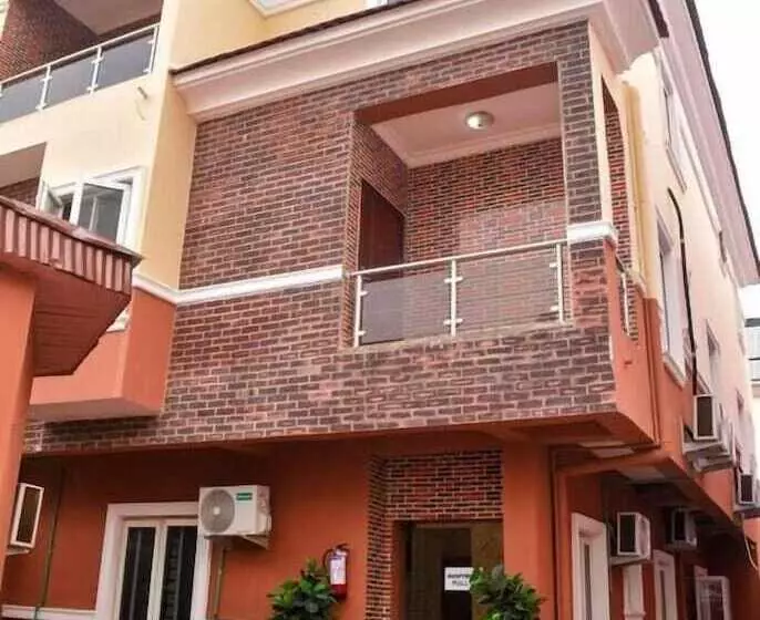 هتل Vintage Suites And Apartment