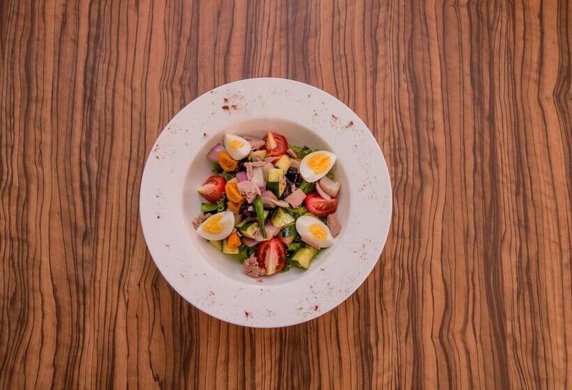 هتل Vintage Suites And Apartment