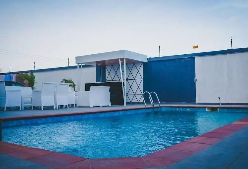 هتل Vintage Suites And Apartment