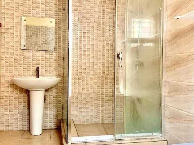 هتل Vintage Suites And Apartment