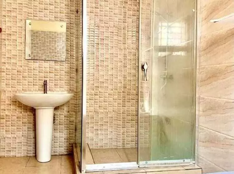 هتل Vintage Suites And Apartment