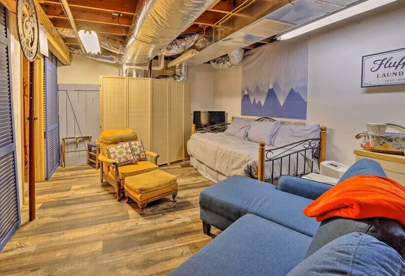 Idyllic Blue Ridge Cabin ~ 1 Mi To Downtown!