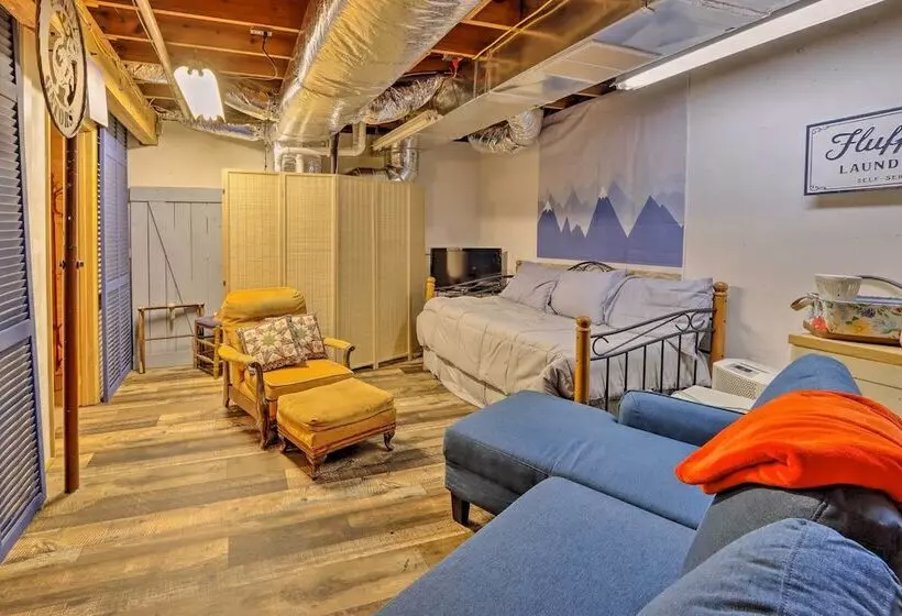 Idyllic Blue Ridge Cabin ~ 1 Mi To Downtown!