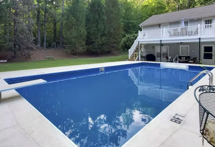 Immaculate Suwanee House W/ Pool & Game Room!