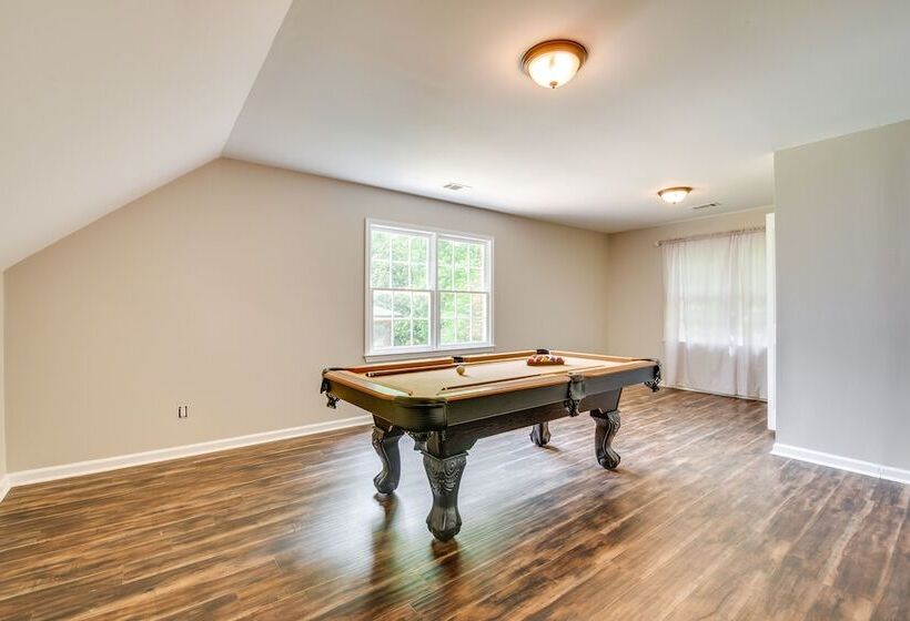 Lilburn Home W/ Deck, 20 Mi To Downtown Atlanta!