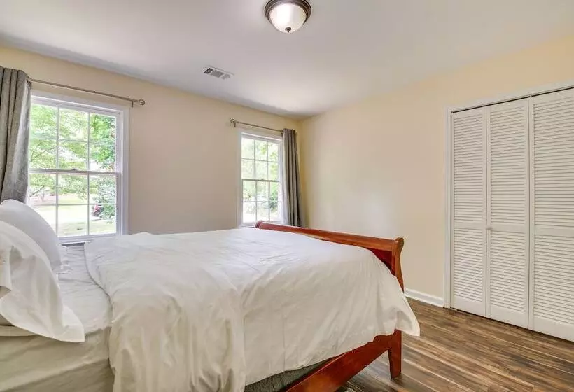 Lilburn Home W/ Deck, 20 Mi To Downtown Atlanta!