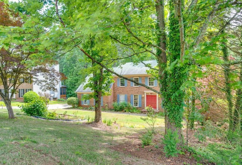 Lilburn Home W/ Deck, 20 Mi To Downtown Atlanta!