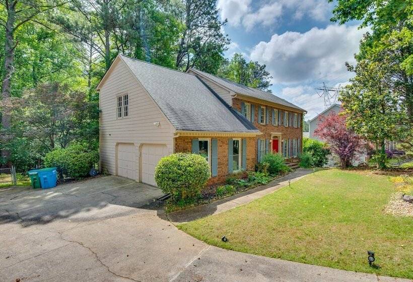 Lilburn Home W/ Deck, 20 Mi To Downtown Atlanta!
