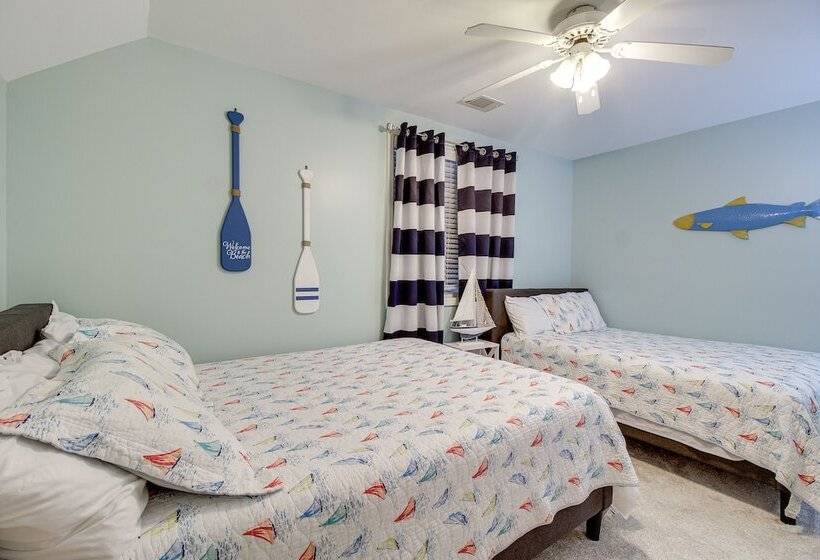 Lovely Tybee Island Home W/ Deck < 1 Mi To Beach!