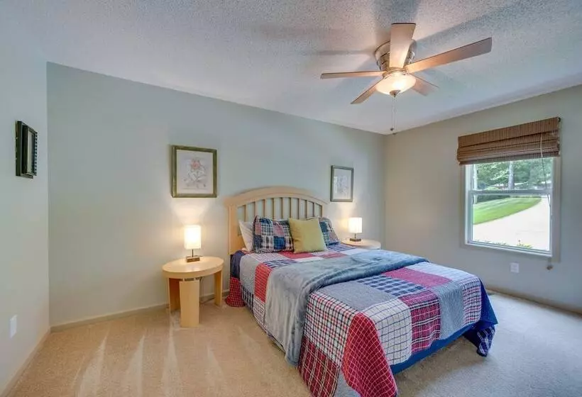 Luxe Lake Sinclair Living: Private Dock And Beach!